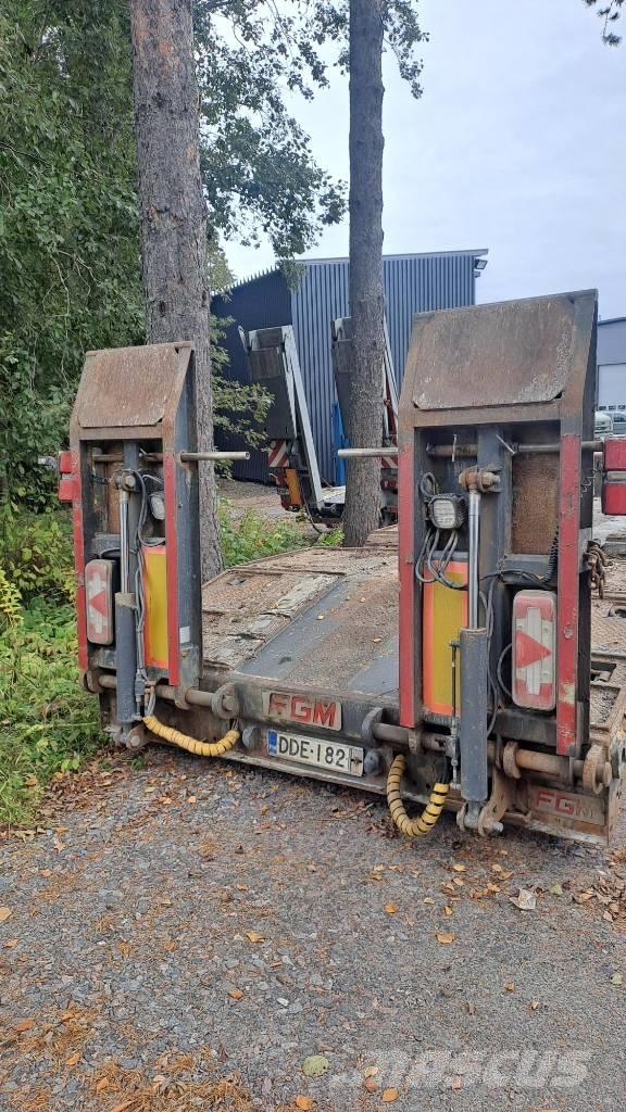 FGM FGM37 Нискотоварни полуремаркета
