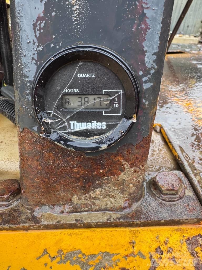 Thwaites 3 tonne Странични самосвали