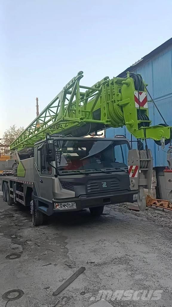 Zoomlion 25吨 Всъдеходни кранове