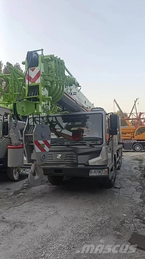 Zoomlion 25吨 Всъдеходни кранове