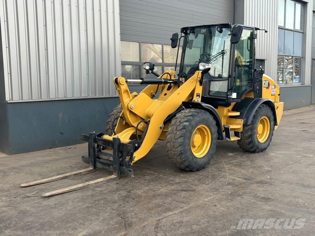 CAT 908 Колесни товарачи