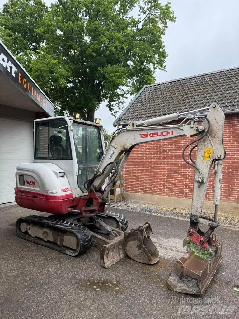 Takeuchi TB230 Мини екскаватори < 7 т