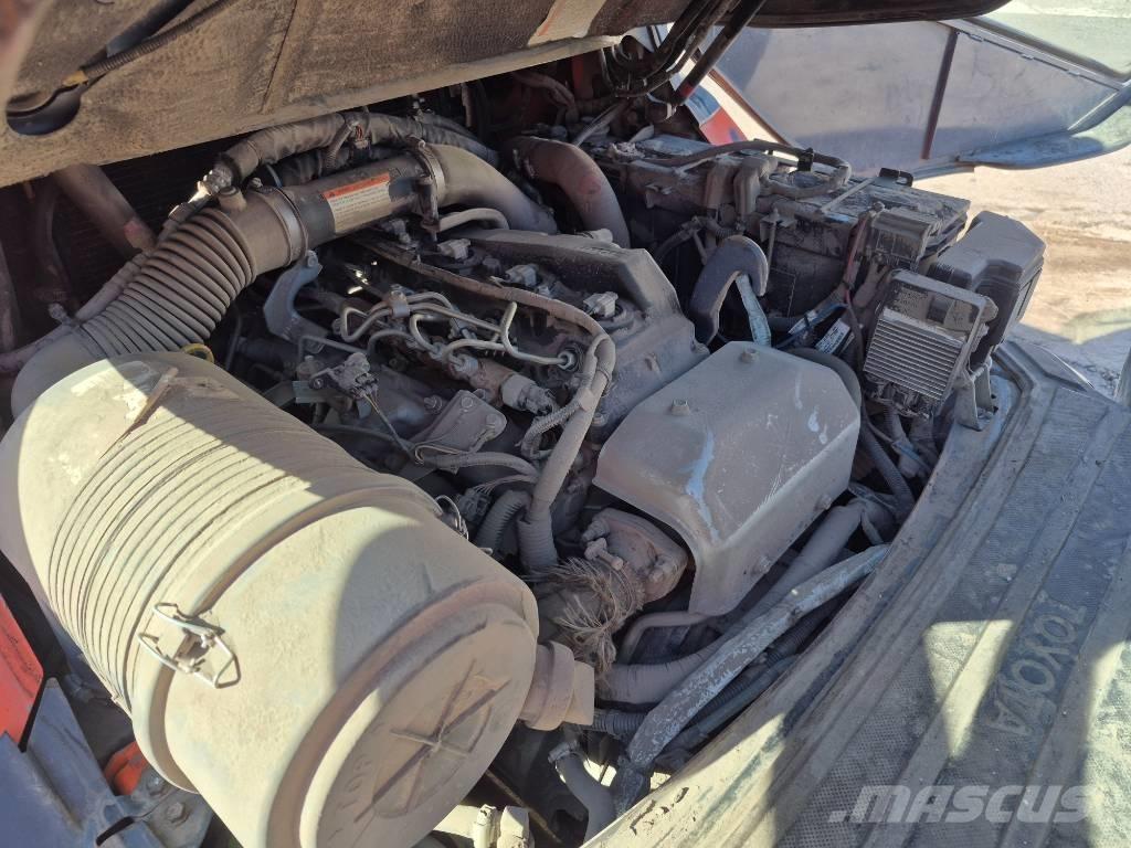 Toyota 8 FD 40 U Вилични кари-повдигачи - други