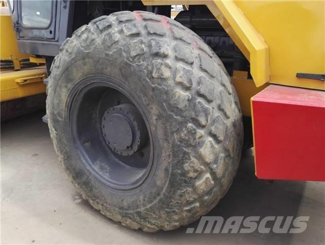 Dynapac CA 30 D Еднобарабанни ролки
