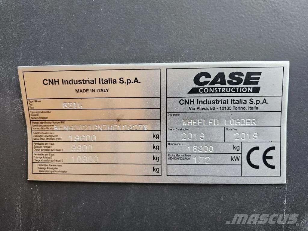 CASE 821G Колесни товарачи