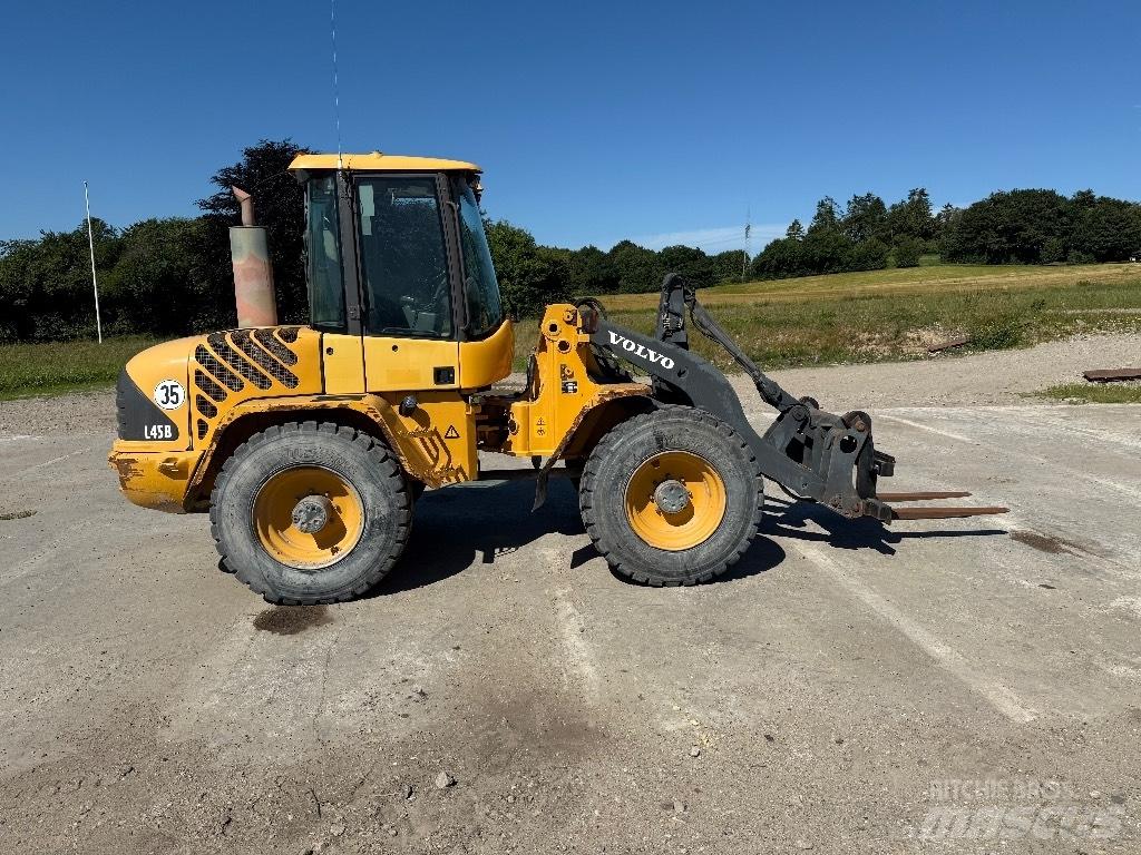 Volvo L 45 B Колесни товарачи