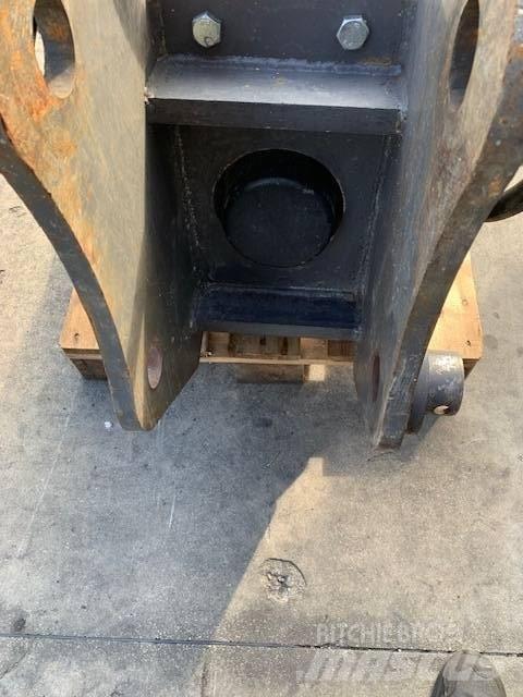 Atlas Copco SB 702 Чукове/Раздробители
