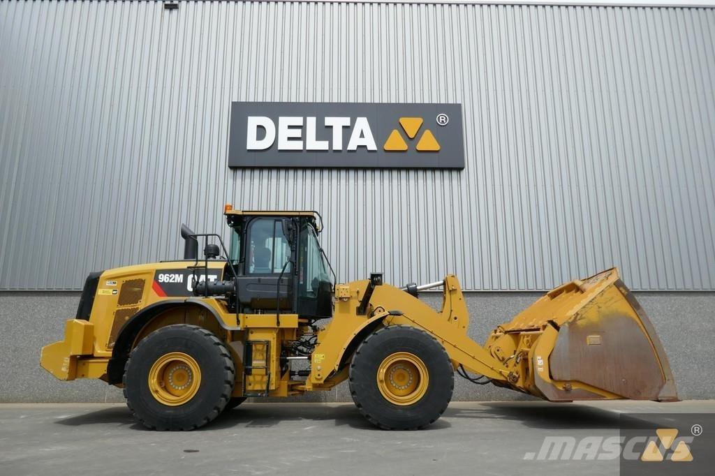 CAT 962M Колесни товарачи