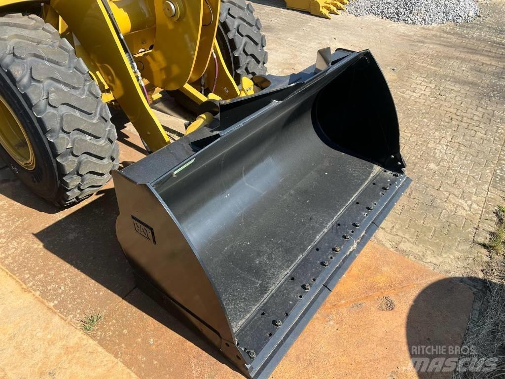 CAT 926M Колесни товарачи