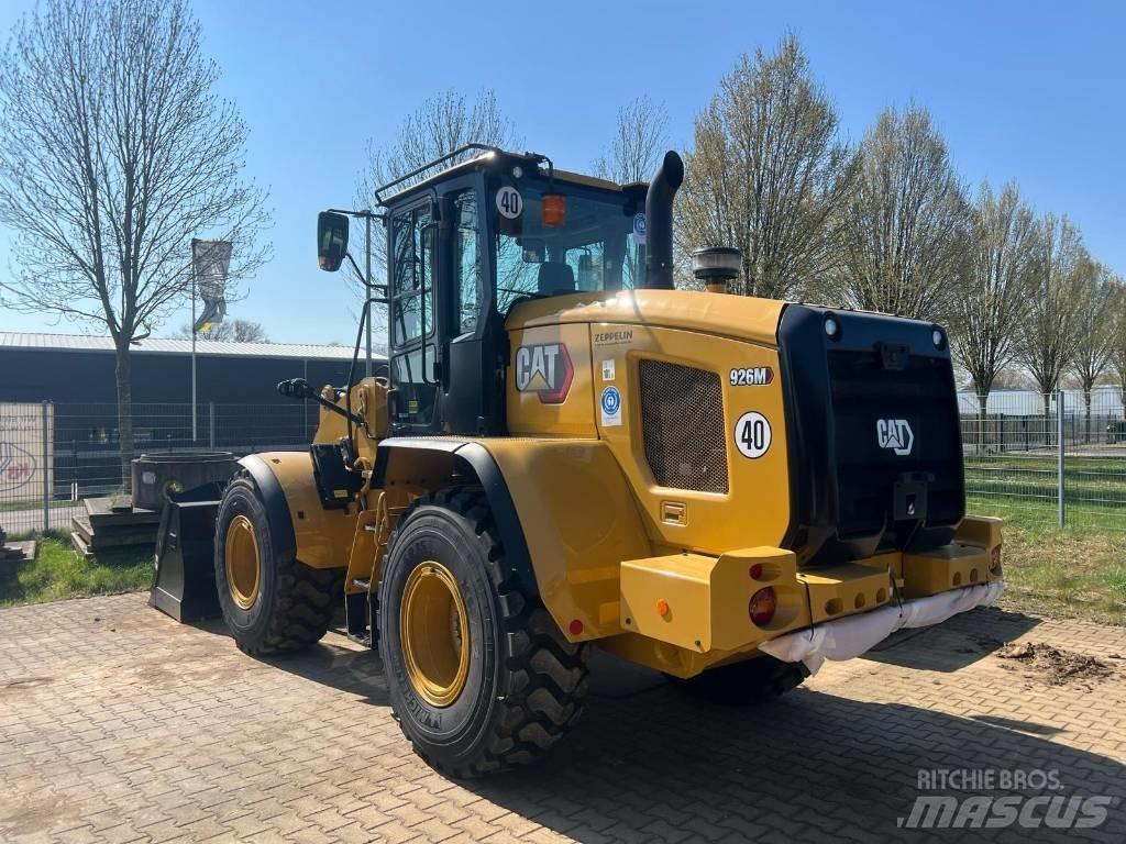 CAT 926M Колесни товарачи