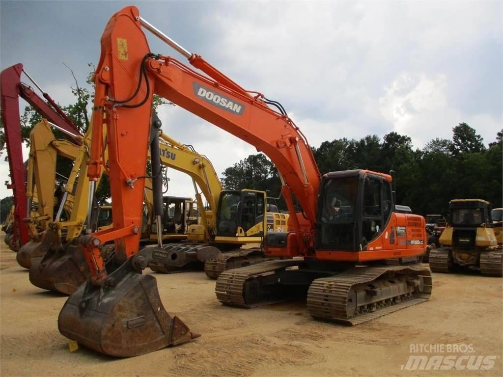 Doosan DX 225 Верижен екскаватор