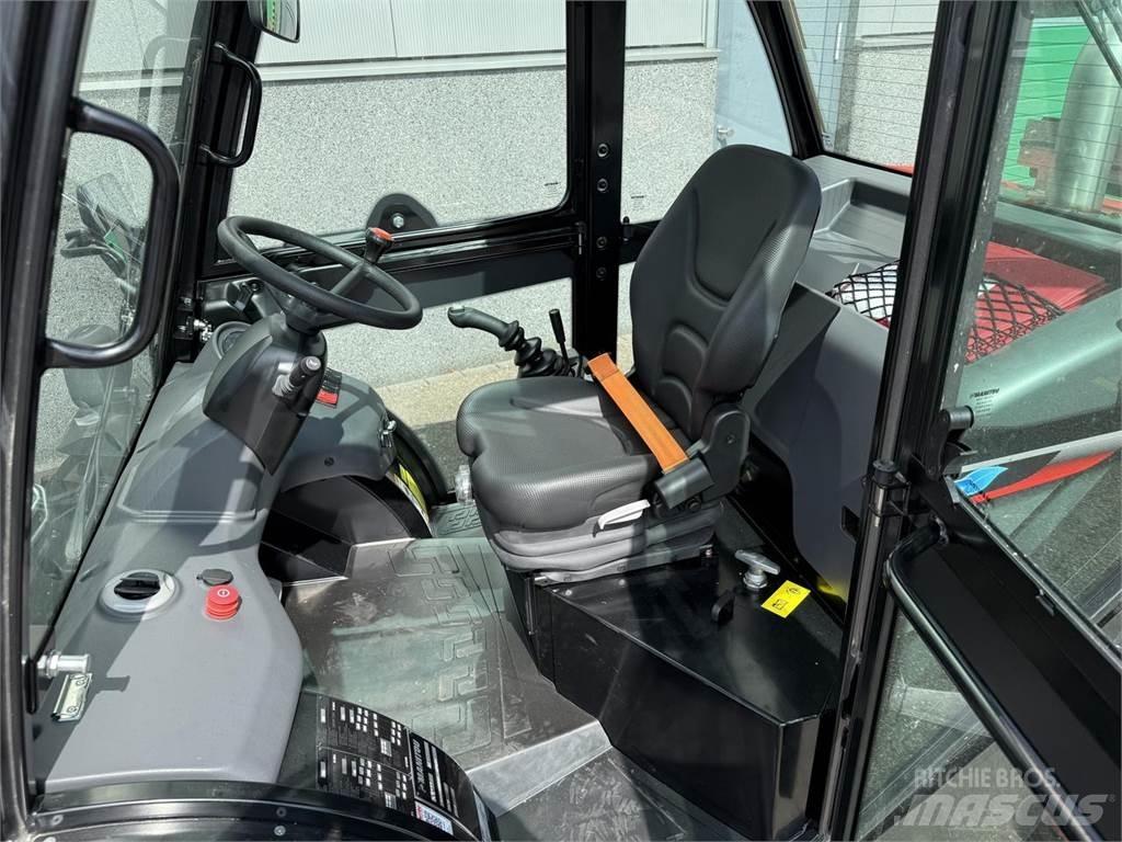 Manitou MC25-4 Камиони за херавни местности