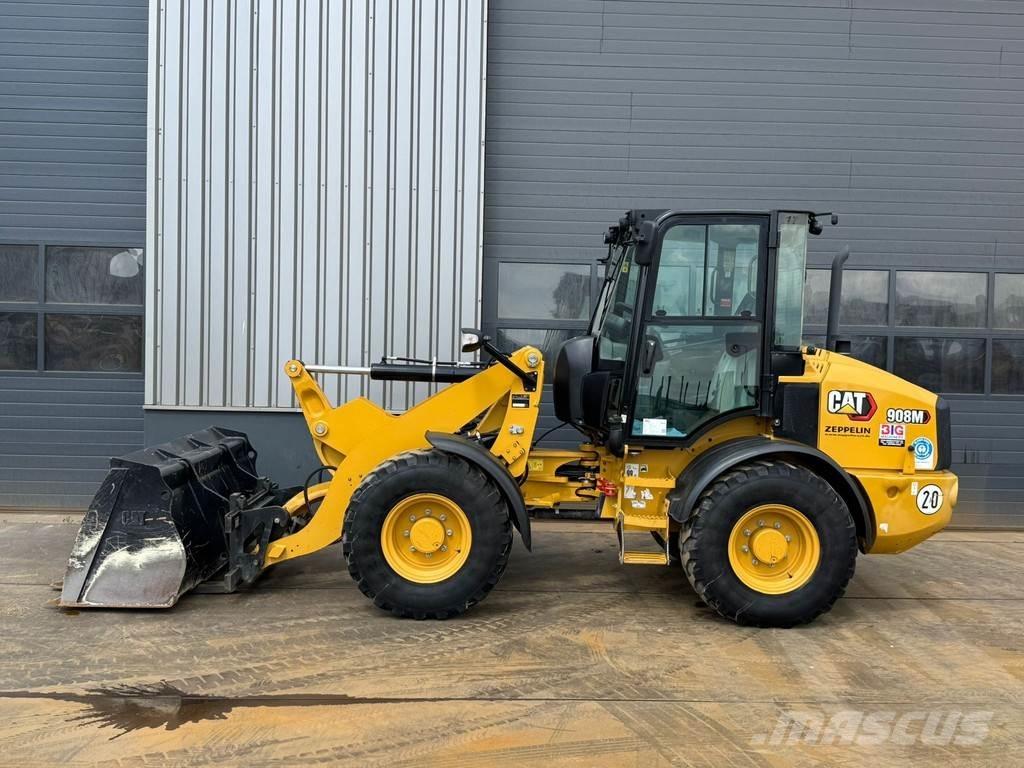 CAT 908M Колесни товарачи