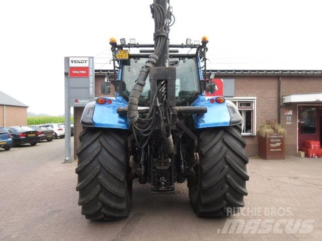Valtra T202D Трактори