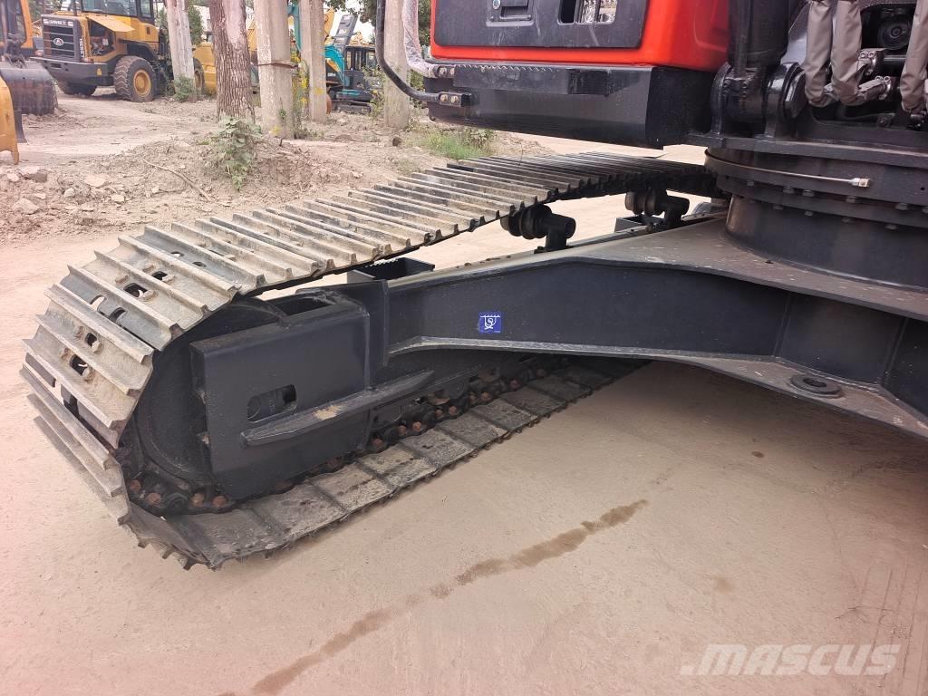 Doosan DX225LC Верижен екскаватор