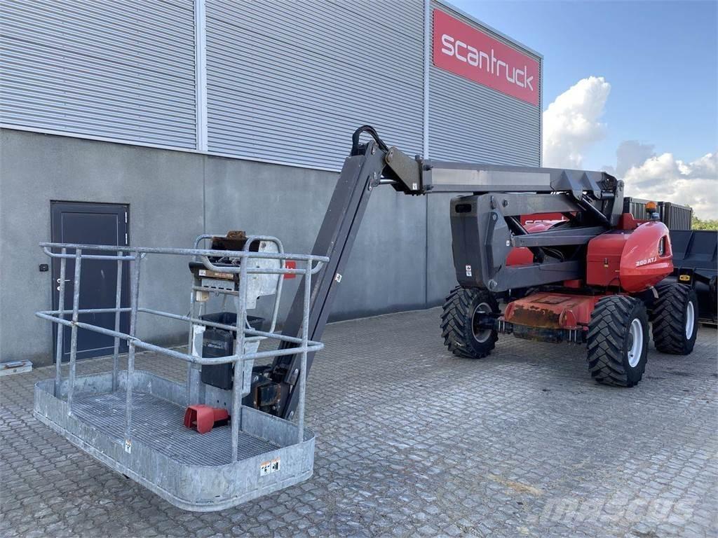 Manitou 200ATJ RC Съчленени стрелови подемници