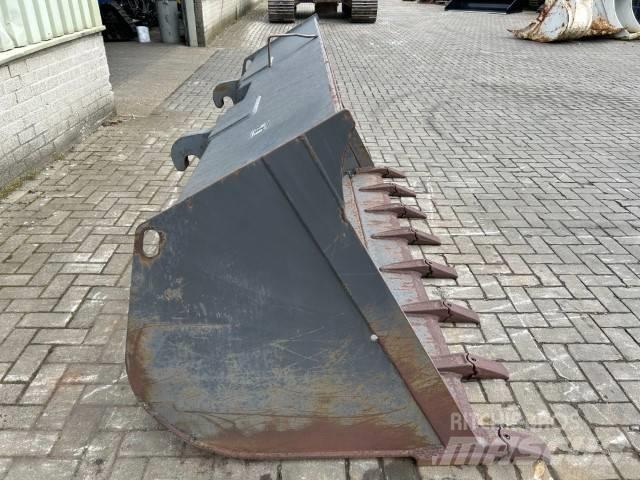Volvo Shovel bak Кофи