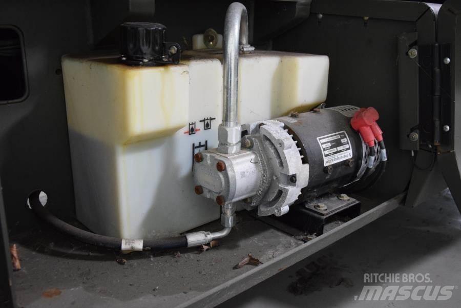 JLG M3369 Ножични работни платформи