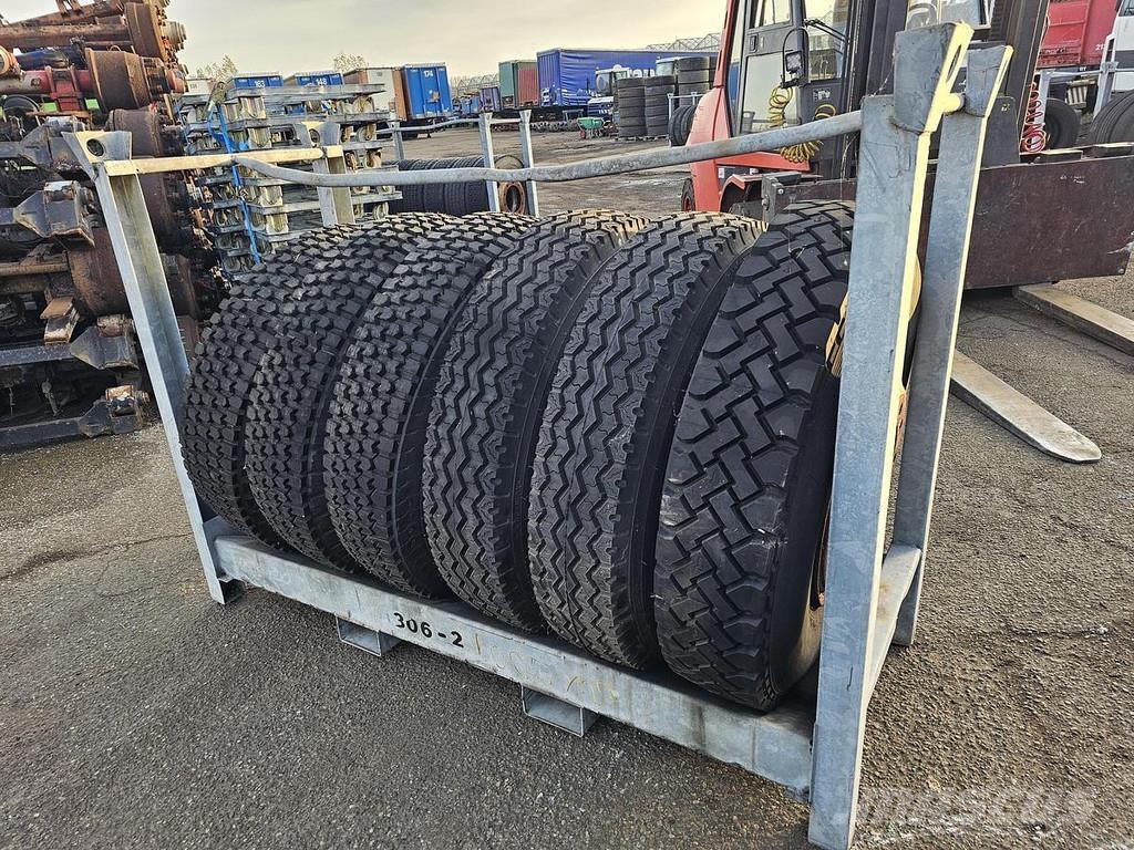  Several 1000 X 20 Скелетни