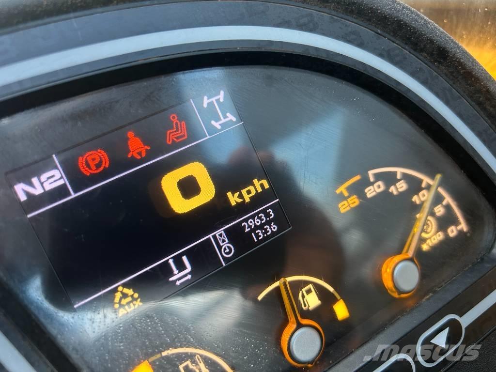 JCB 540-140 Hi Viz Телескопични товарачи