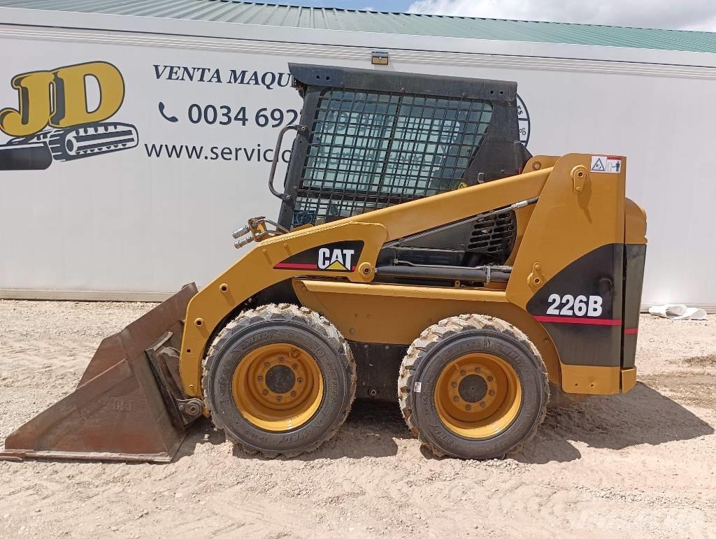 CAT 226 B Мини товарачи
