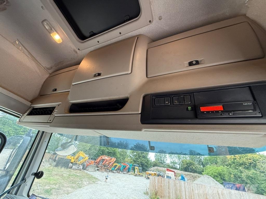 DAF CF 460 Бордови камион / автолебедка