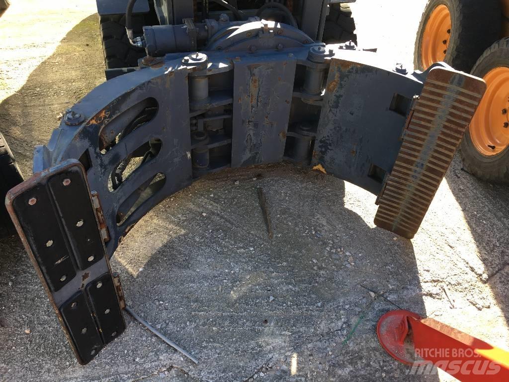 Komatsu RSA302 Ролкови стяги