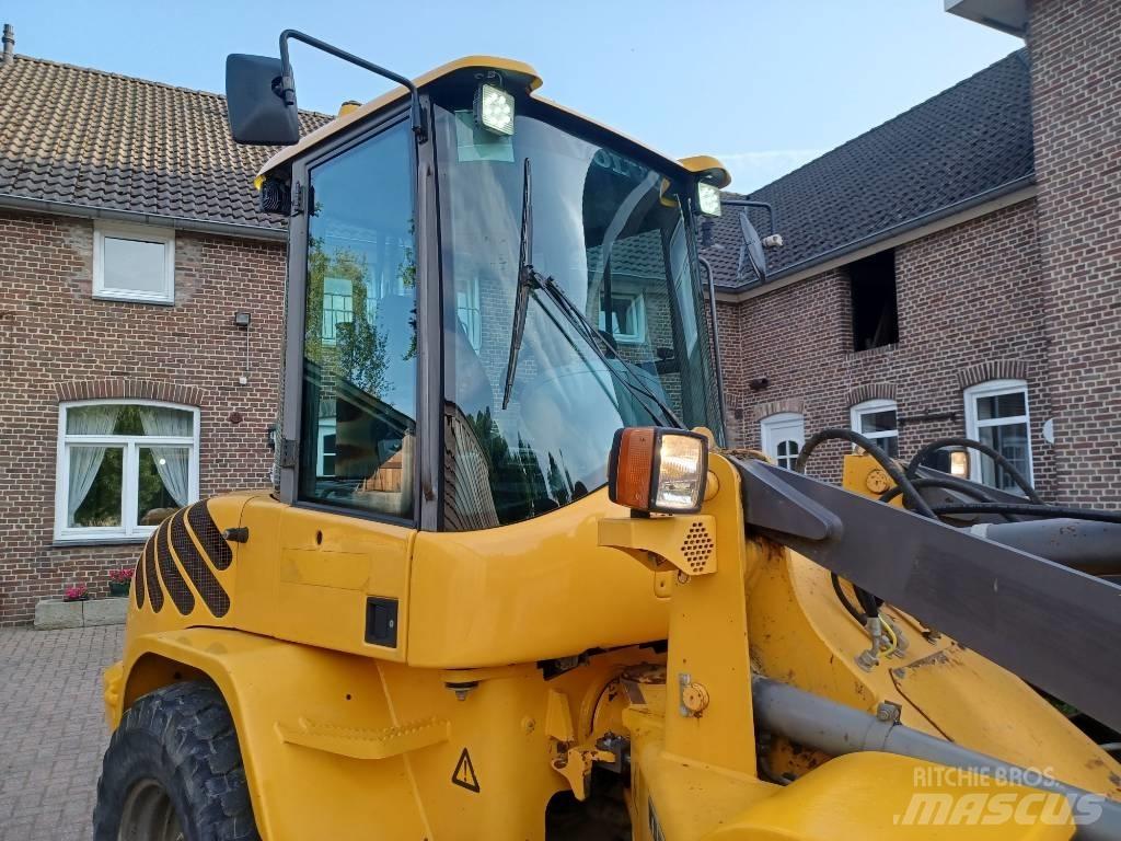 Volvo L 30 B Колесни товарачи