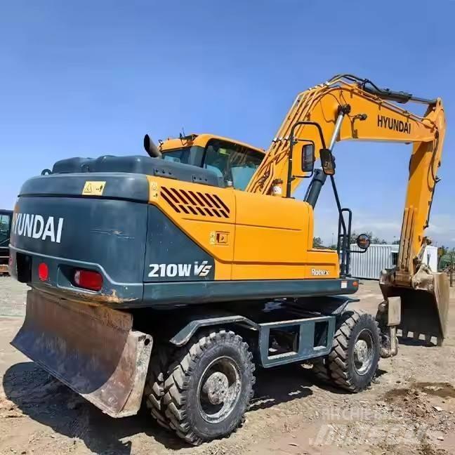 Hyundai 210WVS Колесни екскаватори