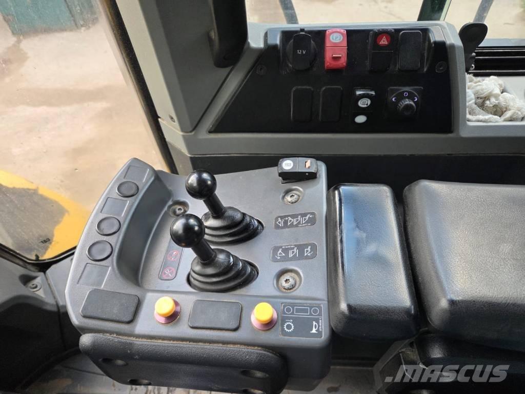 CAT 962 M Колесни товарачи