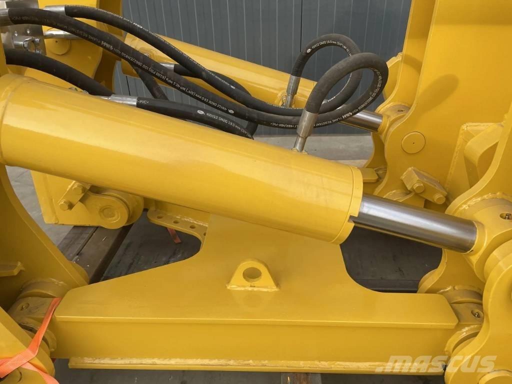 Komatsu D85 Скарификатор