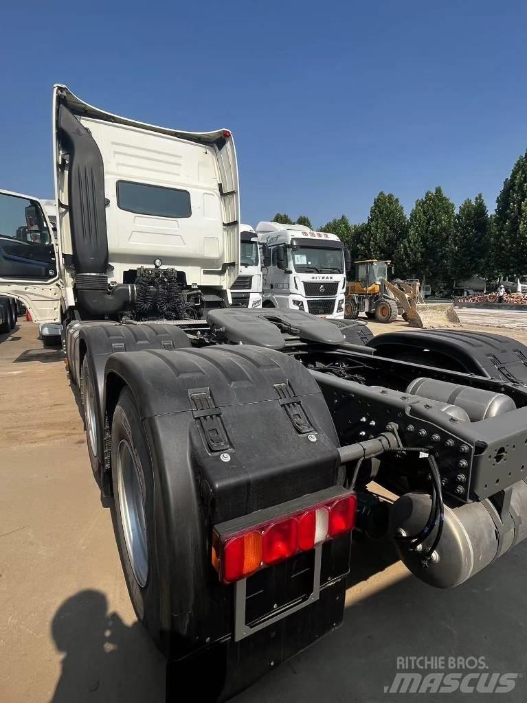 Sinotruk T7H Влекачи