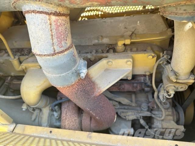 CAT D 5 M XL Верижни булдозери
