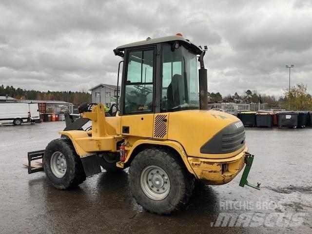 Volvo L30B-Z/S Колесни товарачи