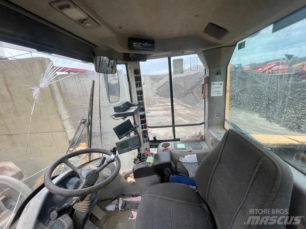 Volvo L 180 F Колесни товарачи
