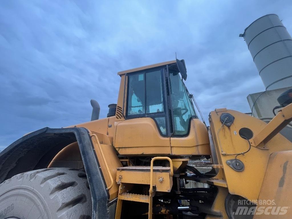 Volvo L 180 F Колесни товарачи