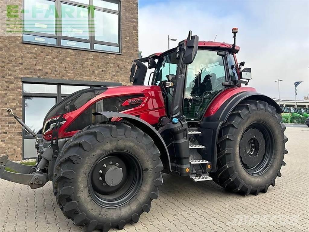 Valtra q265 Трактори