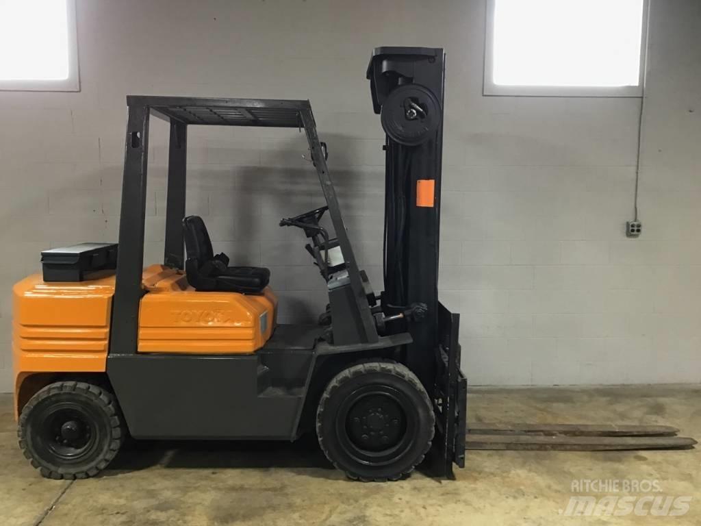 Toyota 02-5 FD 30 Вилични кари-повдигачи - други