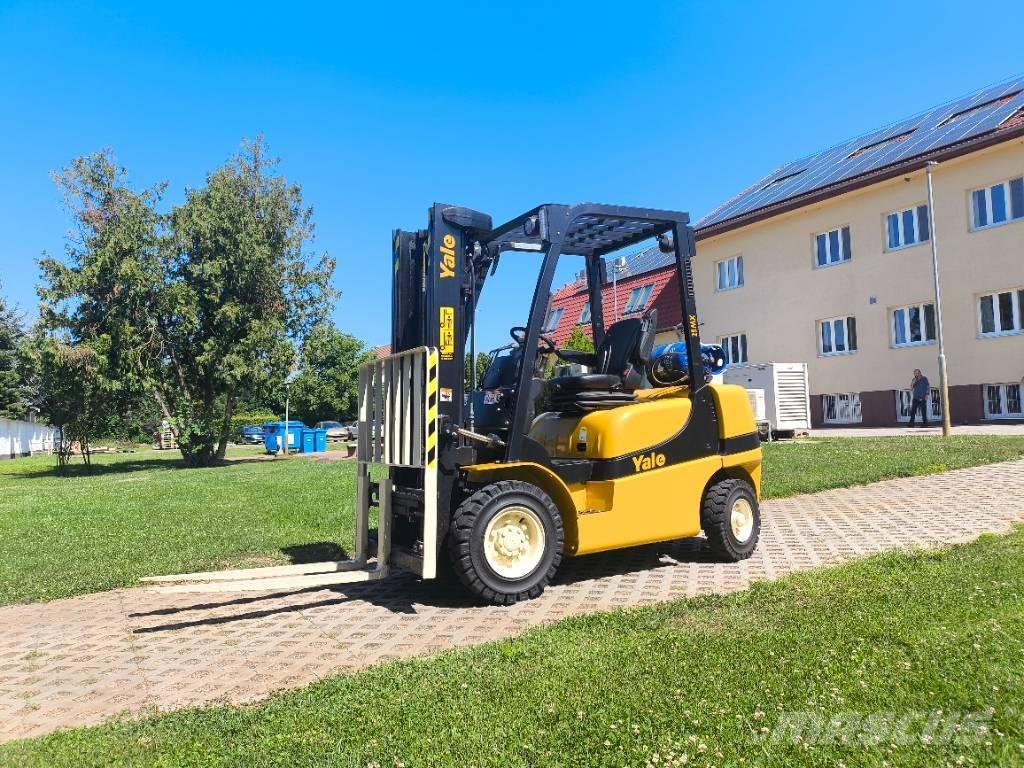 Yale GLP 25 Камиони с АГУ