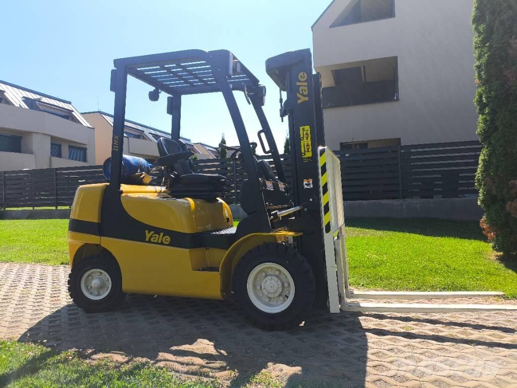 Yale GLP 25 Камиони с АГУ
