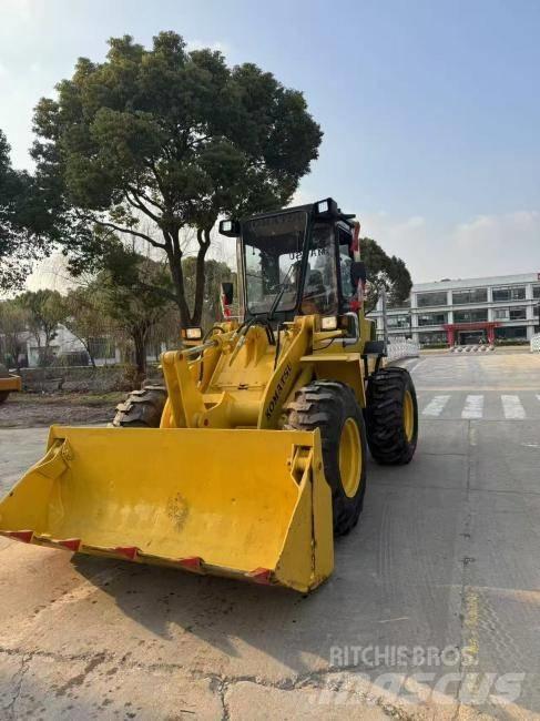 Komatsu WA 100 Колесни товарачи