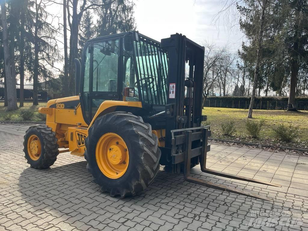 JCB 930 Камиони за херавни местности