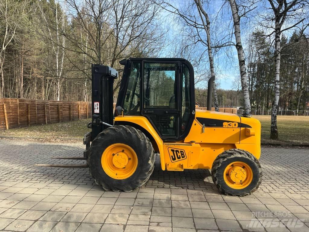 JCB 930 Камиони за херавни местности