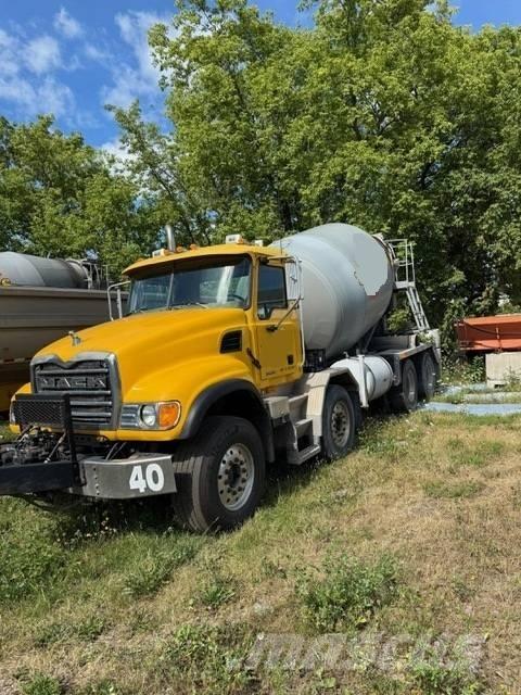 Mack CV 713 Бетонопомпи
