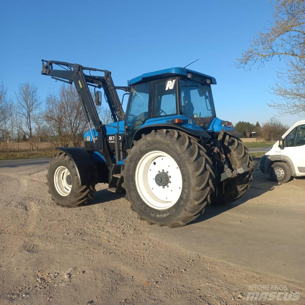 New Holland 8770 Трактори