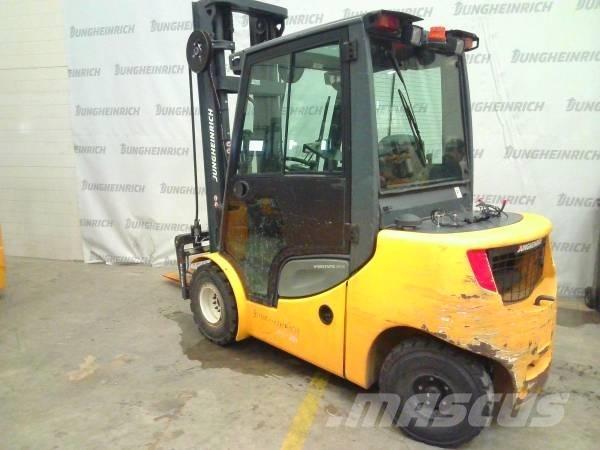 Jungheinrich DFG 430 Дизелови камиони