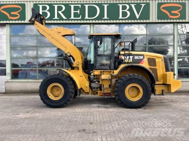 CAT 962 M Колесни товарачи