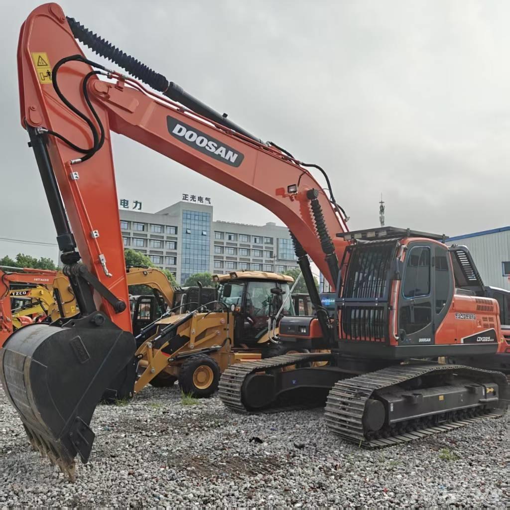 Doosan DX 225 LCA Верижен екскаватор