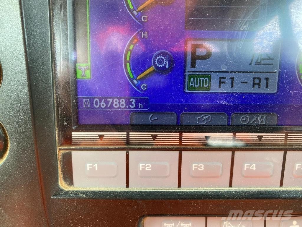 Komatsu DX65PXi-18 Верижни булдозери
