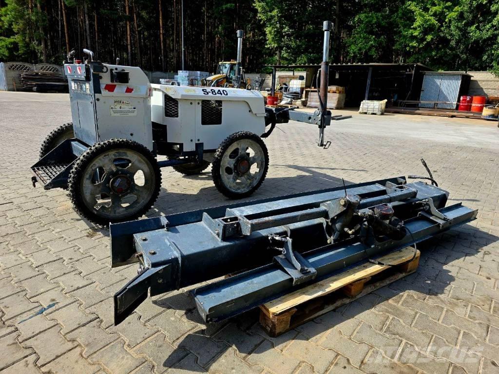 Somero S840 Стрела за разпределение на бетон